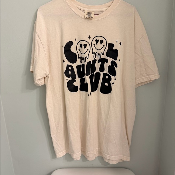 Comfort Colors Tops - Comfort Colors Cream Cool Aunts Club Tee